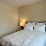 2Bed Bright & Stylish Ritchie Urban Retreat