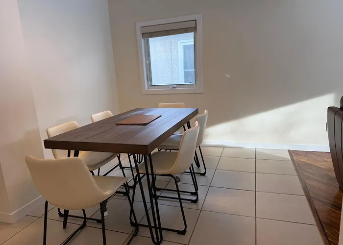2Bed Bright & Stylish Ritchie Urban Retreat